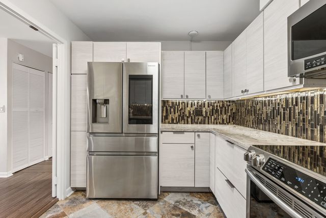 6007 N Sheridan Road 9E, Chicago, IL 60660