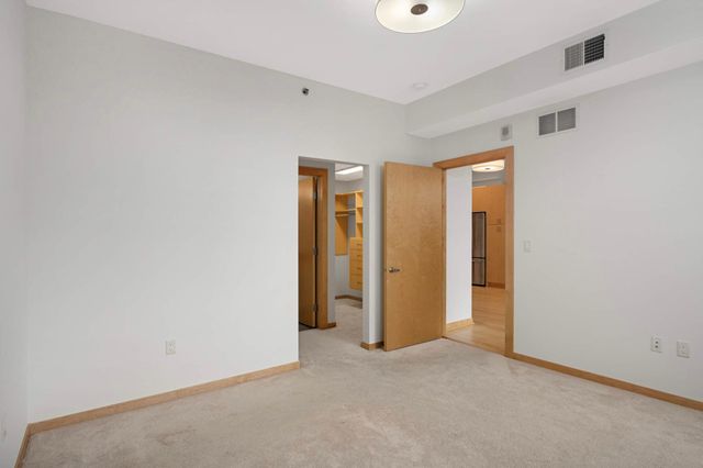 1240 S 2nd Street 723, Minneapolis, MN 55415