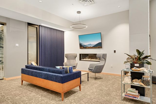 1240 S 2nd Street 723, Minneapolis, MN 55415