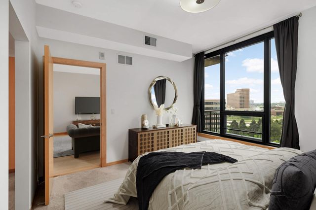 1240 S 2nd Street 723, Minneapolis, MN 55415