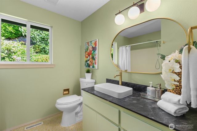 16434 9th Avenue SW, Burien, WA 98166