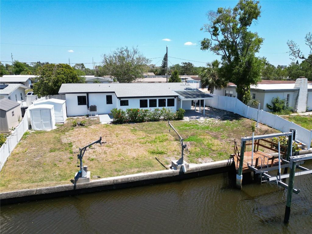 Image 17 of property listing at 5812 LIVERPOOL DRIVE, Tampa, FL 33615