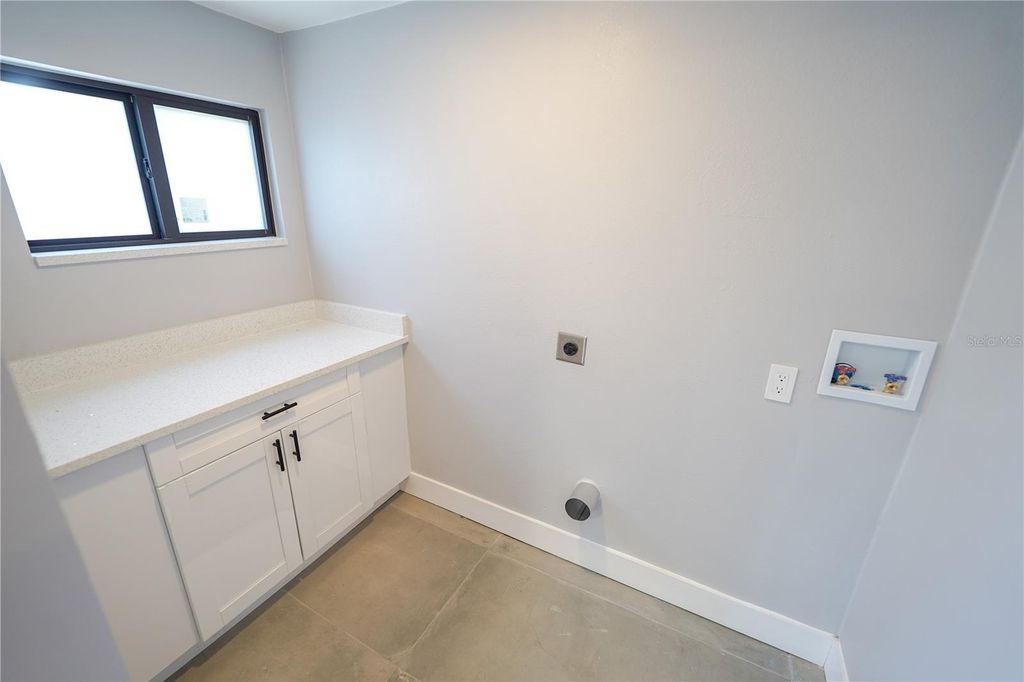 Image 31 of property listing at 5812 LIVERPOOL DRIVE, Tampa, FL 33615