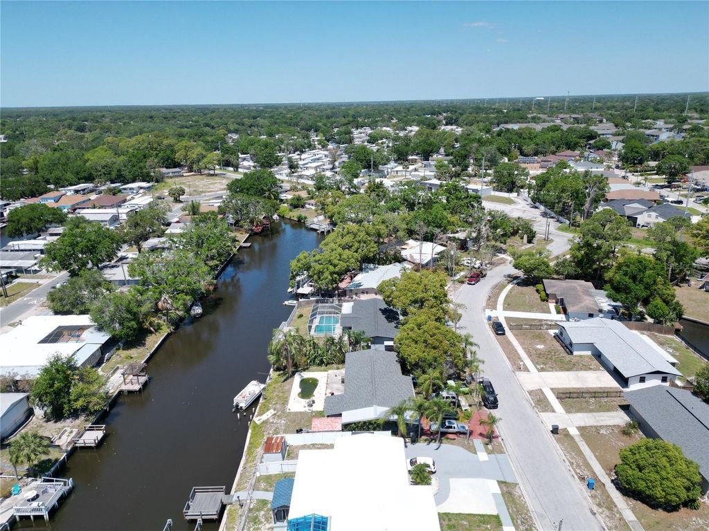 Image 6 of property listing at 5812 LIVERPOOL DRIVE, Tampa, FL 33615