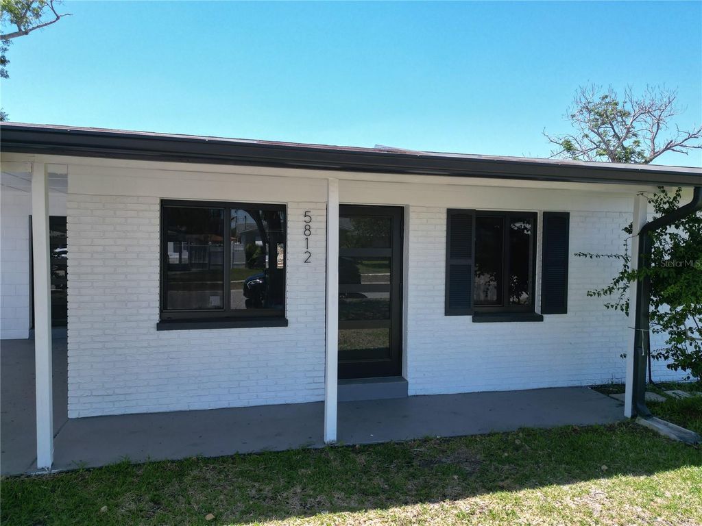 Image 9 of property listing at 5812 LIVERPOOL DRIVE, Tampa, FL 33615