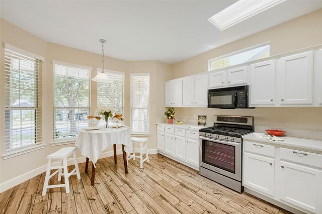 284 Whispering Wind DR, Georgetown, TX 78633