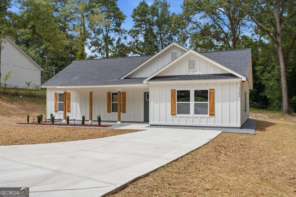 4380 Navajo Lane SE, Acworth, GA 30102