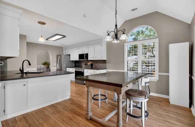 668 Majestic Oaks Drive, Charleston, SC 29412