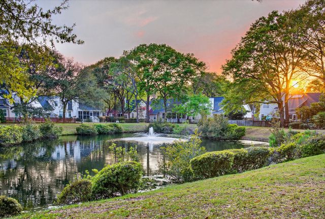 668 Majestic Oaks Drive, Charleston, SC 29412