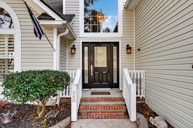 668 Majestic Oaks Drive, Charleston, SC 29412