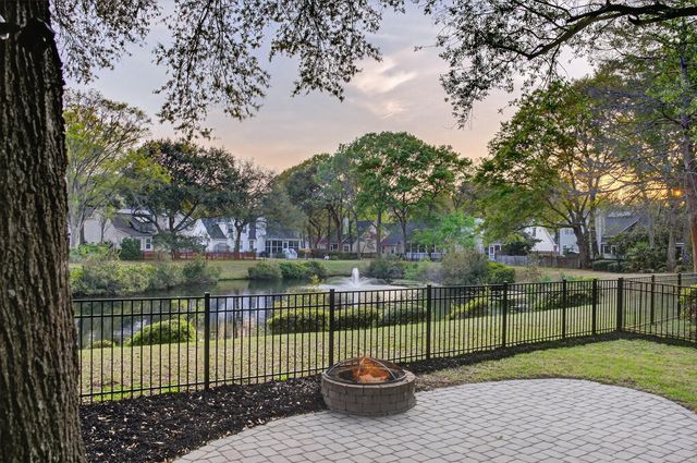 668 Majestic Oaks Drive, Charleston, SC 29412