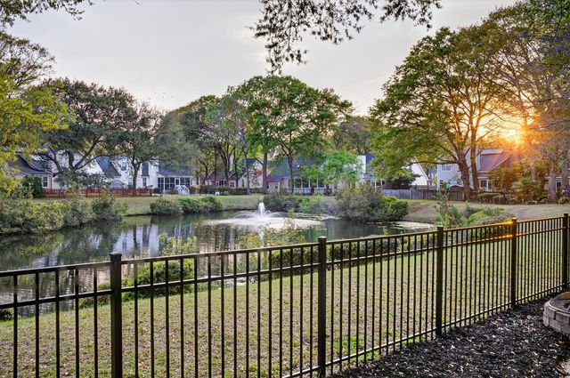 668 Majestic Oaks Drive, Charleston, SC 29412