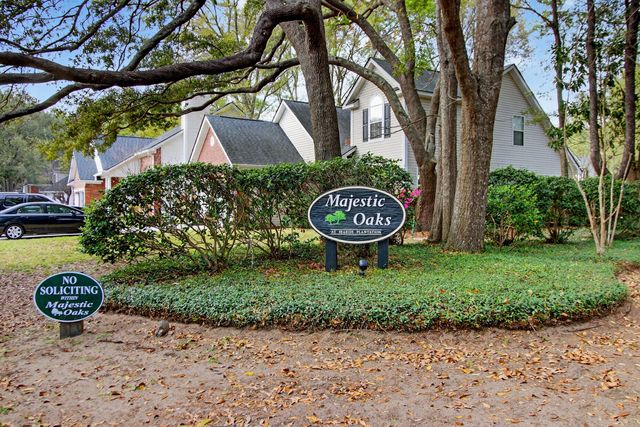 668 Majestic Oaks Drive, Charleston, SC 29412