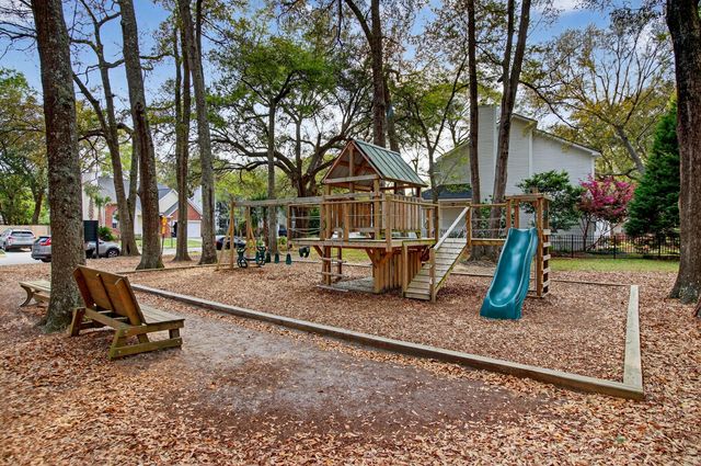 668 Majestic Oaks Drive, Charleston, SC 29412