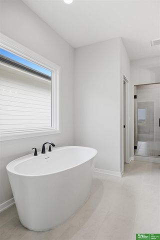 5811 N 197th Street, Elkhorn, NE 68022