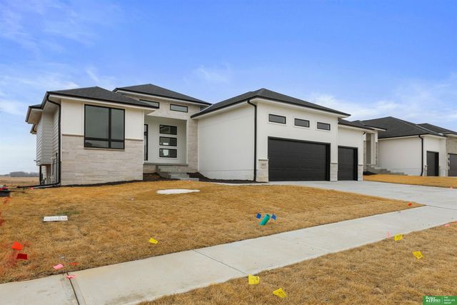 5811 N 197th Street, Elkhorn, NE 68022