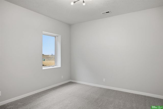 5811 N 197th Street, Elkhorn, NE 68022