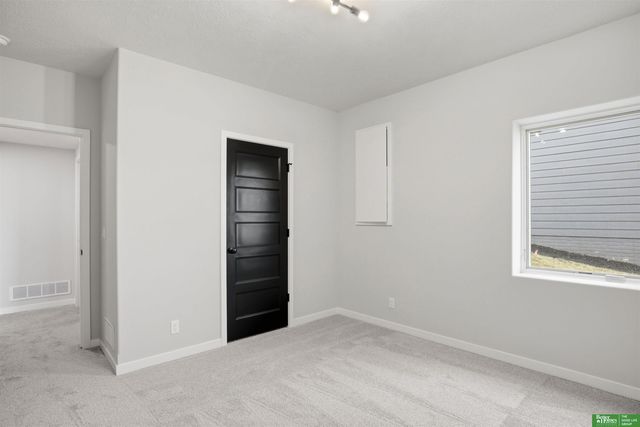 5811 N 197th Street, Elkhorn, NE 68022