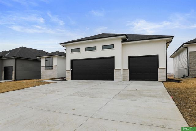 5811 N 197th Street, Elkhorn, NE 68022