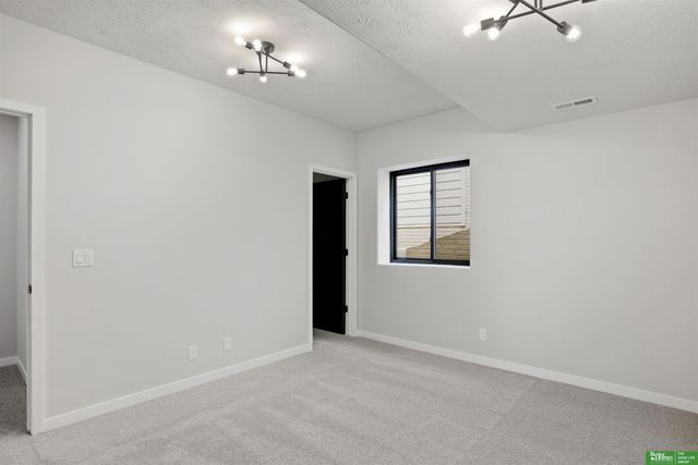 5811 N 197th Street, Elkhorn, NE 68022