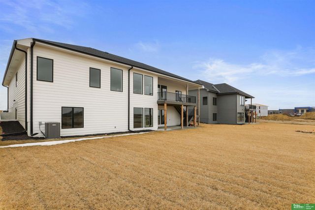 5811 N 197th Street, Elkhorn, NE 68022