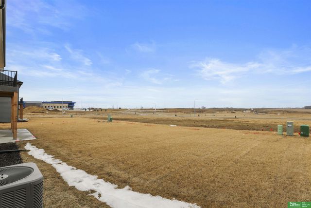 5811 N 197th Street, Elkhorn, NE 68022