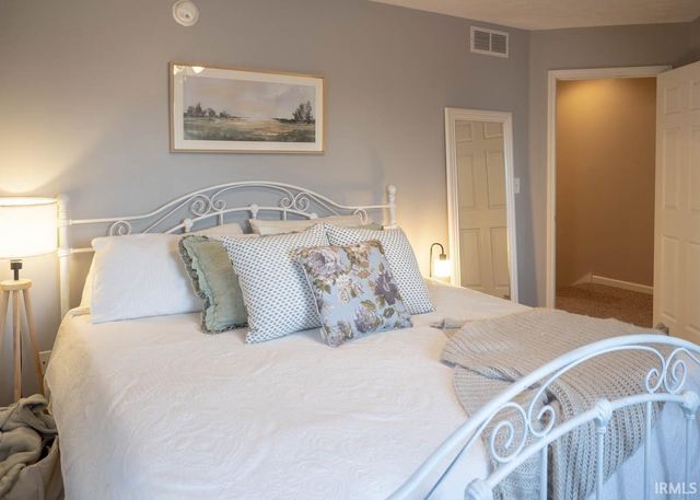 1323 S Cobble Creek Circle, Bloomington, IN 47401