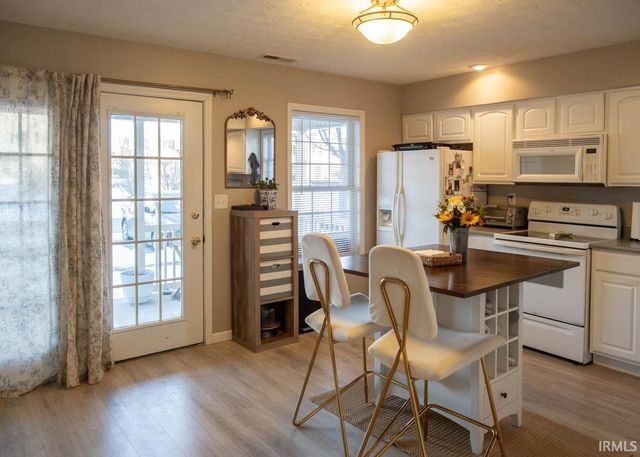 1323 S Cobble Creek Circle, Bloomington, IN 47401