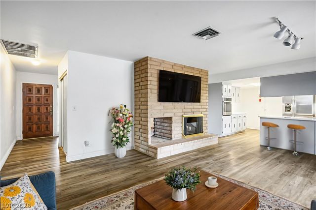 6742 Palmyra Avenue, Las Vegas, NV 89146