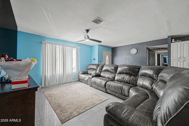 4244 W VERNON Avenue, Phoenix, AZ 85009