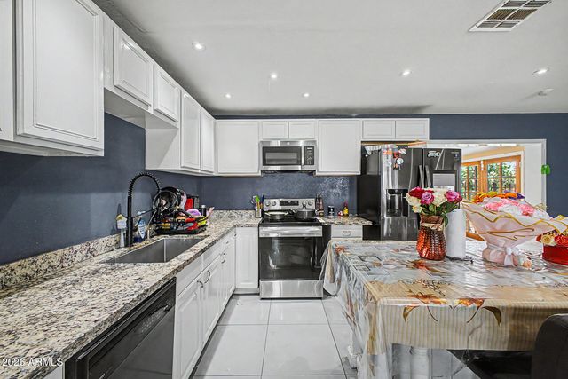 4244 W VERNON Avenue, Phoenix, AZ 85009