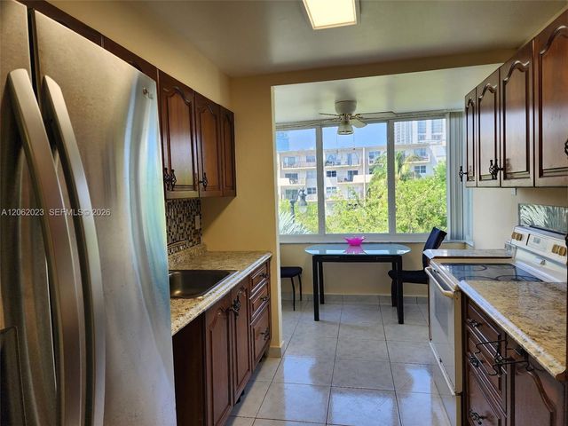 250 180th Dr 301, Sunny Isles Beach, FL 33160