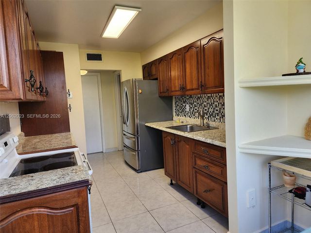 250 180th Dr 301, Sunny Isles Beach, FL 33160