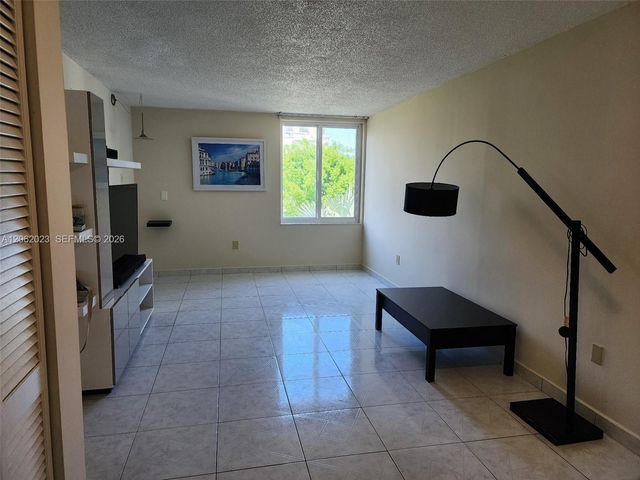 250 180th Dr 301, Sunny Isles Beach, FL 33160