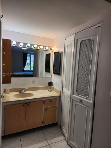 250 180th Dr 301, Sunny Isles Beach, FL 33160