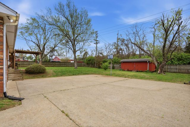 5171 Regent Dr, Nashville, TN 37220