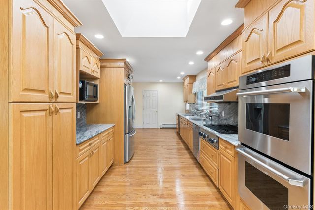 72 Lake End Road, Merrick, NY 11566