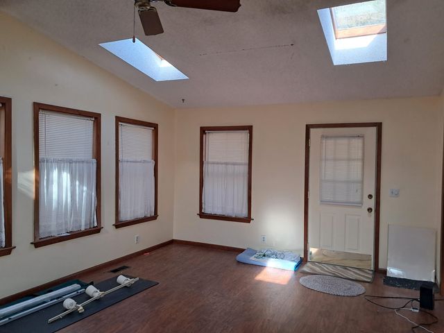 35 Cherokee Road, Cherokee Village, AR 72529