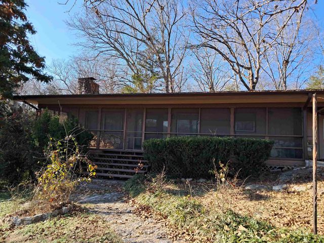 35 Cherokee Road, Cherokee Village, AR 72529