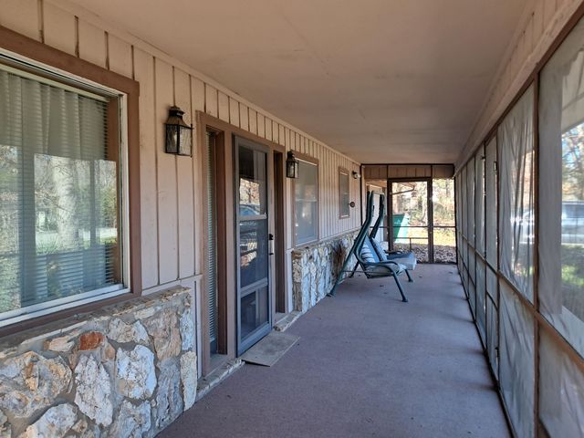 35 Cherokee Road, Cherokee Village, AR 72529