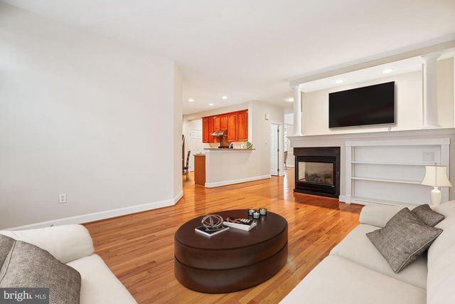 1105 PLEASANT CIR, Rockville, MD 20850