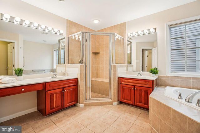 1105 PLEASANT CIR, Rockville, MD 20850