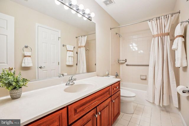 1105 PLEASANT CIR, Rockville, MD 20850