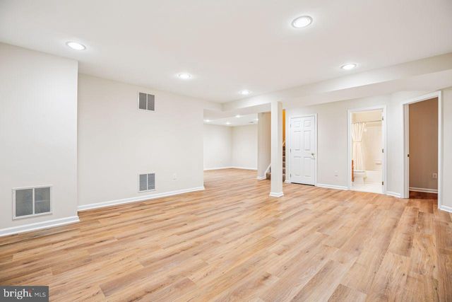 1105 PLEASANT CIR, Rockville, MD 20850