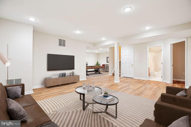 1105 PLEASANT CIR, Rockville, MD 20850