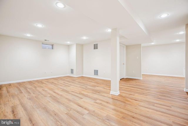 1105 PLEASANT CIR, Rockville, MD 20850