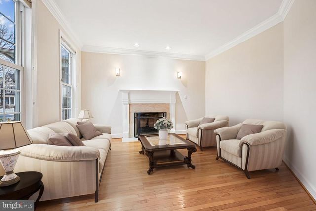 1105 PLEASANT CIR, Rockville, MD 20850