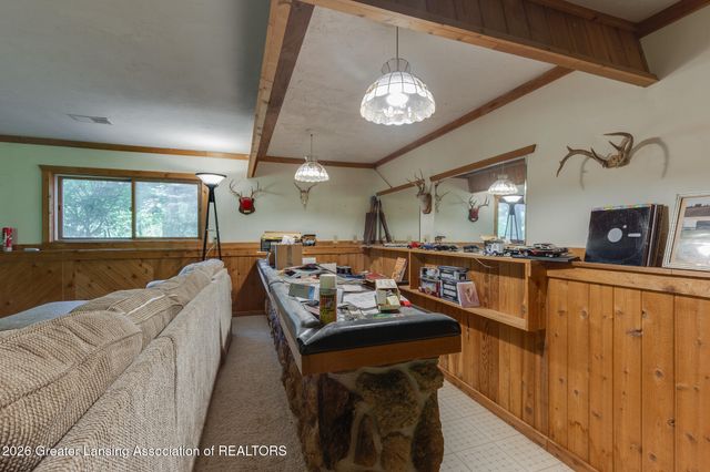 9686 Woodbury Road, Laingsburg, MI 48848
