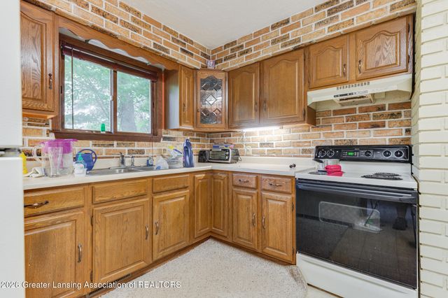 9686 Woodbury Road, Laingsburg, MI 48848