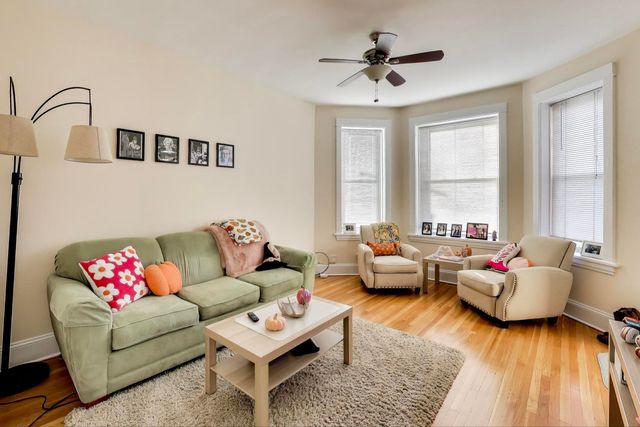 3513 N Western Avenue, Chicago, IL 60618